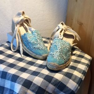 Espadrilles - blue lace-up size 6